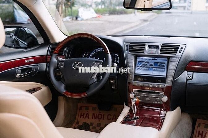 Lexus LS 600hL 2010 - 98000 km