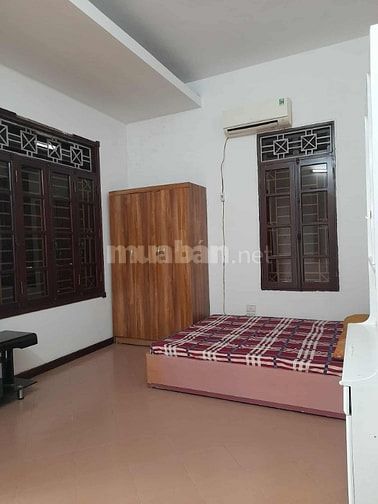 Cho thuê cả nhà biệt thự thoáng, diện tích cả sân 76m2, phố Lâm Du