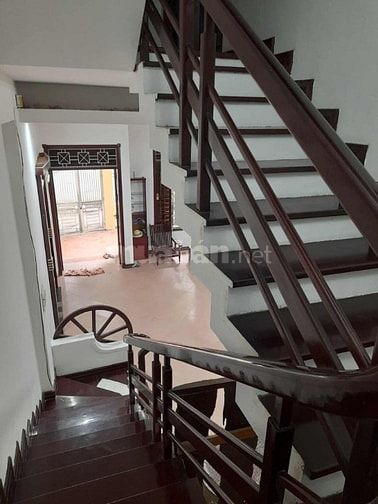 Cho thuê cả nhà biệt thự thoáng, diện tích cả sân 76m2, phố Lâm Du