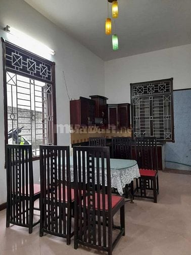 Cho thuê cả nhà biệt thự thoáng, diện tích cả sân 76m2, phố Lâm Du