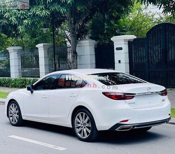 Xe Mazda 6 Premium 2.0 AT 2024 - 750 Triệu