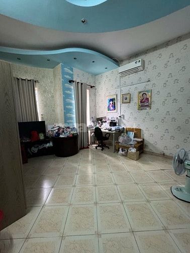 Bán nhà 3 tầng 4PN, xe hơi nhỏ, 72m2(4.2x17m) Hoàng Hoa Thám Phú Nhuận