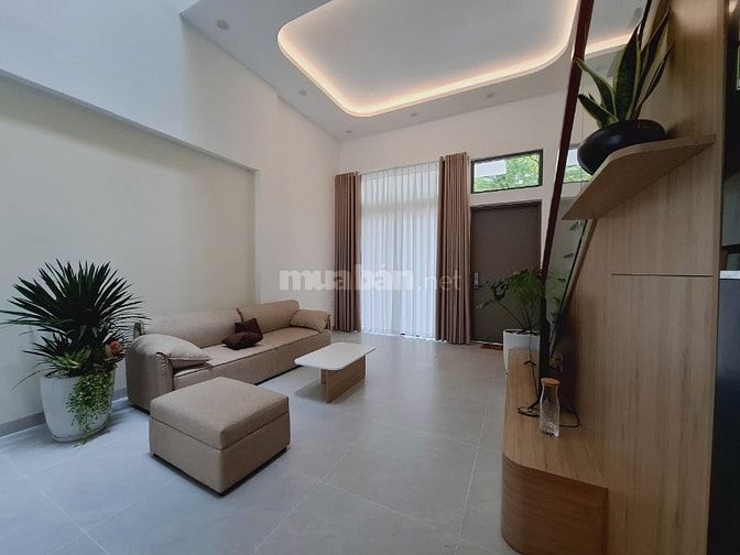 Nhà cho thuê nguyên căn trong khu biệt lập, nội thất cao cấp