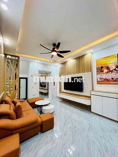NHÀ MỚI KOONG 100% – LÔ GÓC – THANG MÁY – LÕI HAI BÀ TRƯNG