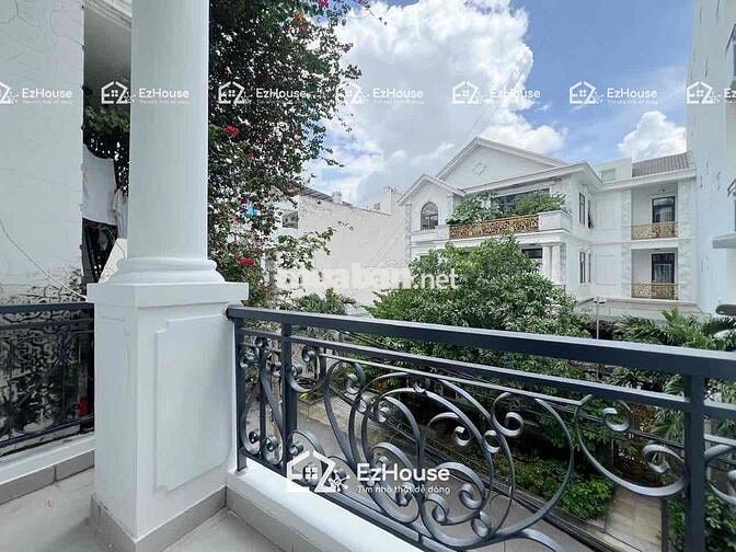 Phòng có 2 mặt tiền ở đường Dương quảng hàm full nội thất ban công