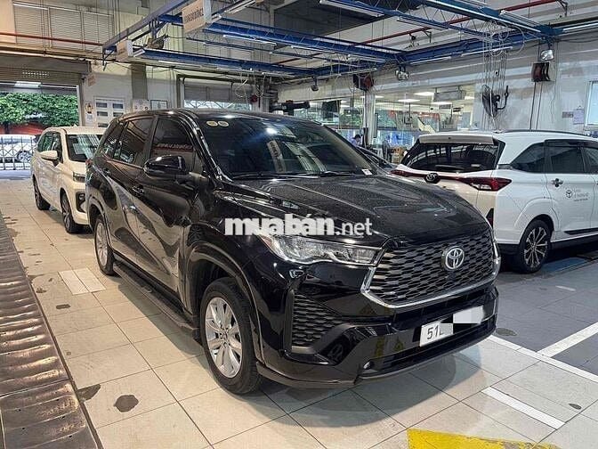 Toyota Innova Cross 2025 - 4600 km