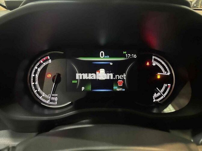 Toyota Innova Cross 2025 - 4600 km