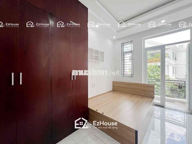 Phòng có 2 mặt tiền ở đường Dương quảng hàm full nội thất ban công