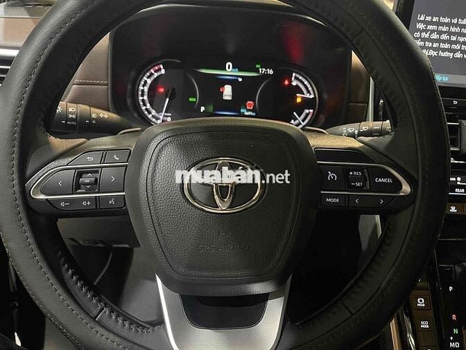 Toyota Innova Cross 2025 - 4600 km