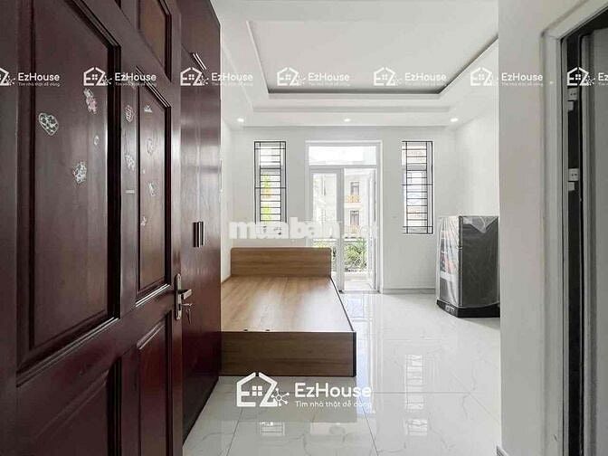 Phòng có 2 mặt tiền ở đường Dương quảng hàm full nội thất ban công