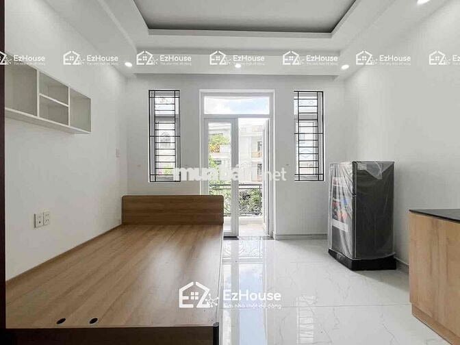 Phòng có 2 mặt tiền ở đường Dương quảng hàm full nội thất ban công