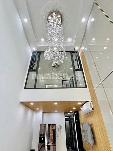 NHÀ NGAY TRUNG TÂM QUẬN 3 HẺM Ô TÔ 5 TẦNG CHẮC CHẮN THANG MÁY VI VU.