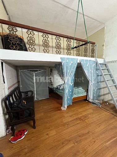 Cho thuê nhà tầng 1 có gác xép . Có chỗ để xe máy trong nhà