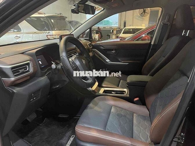 Toyota Innova Cross 2025 - 4600 km