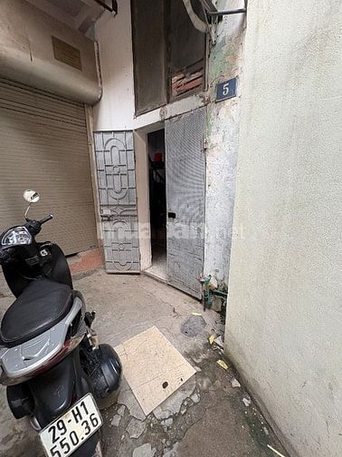 Cho thuê nhà tầng 1 có gác xép . Có chỗ để xe máy trong nhà