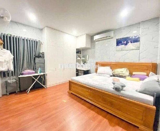 Bán nhà Thiên Phước, Tân Bình, 4.5x29, 2 tầng hẻm xe hơi khu thươngmại