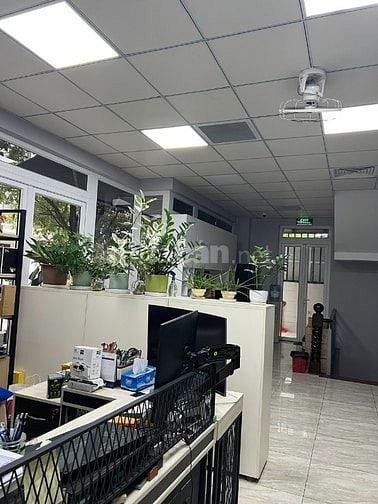 Cho thuê toàn nhà văn phòng  góc 2 mặt tiền khu Him Lam Q7 