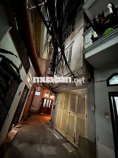 Bán Nhà Bạch Mai 20M x 3 Tầng Cũ Giá 4 Tỷ. Phân Lô, Lô góc, 2 thoáng