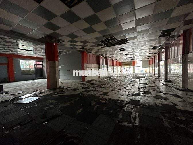 CHO THUÊ NHÀ MT BÌNH TRỊ ĐÔNG TRỐNG SUỐT 280M2. VĨA HÈ RỘNG