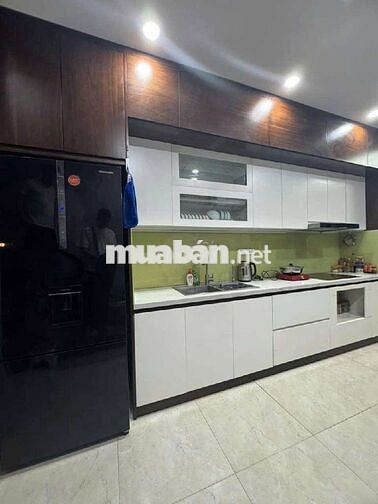 PHÙNG CHÍ KIÊN - PHÂN LÔ Ô TÔ TRÁNH ĐỖ TRƯỚC CỬA  5 TẦNG ĐẸP 8,75 TỶ