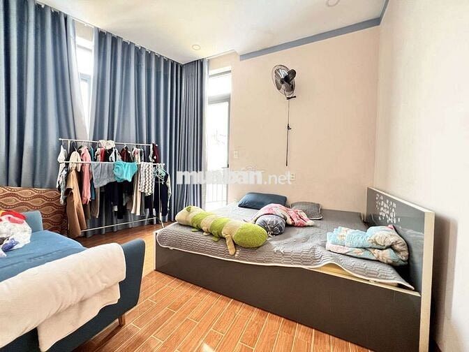 Nhà 3 Tâng HXH sát Tr. Học Đào Sơn Tây Linh Xuan DT60m 4Pn Hoàn Công