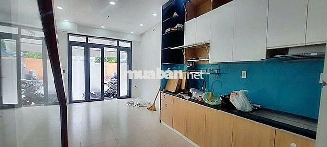 Nhà Bán Mặt Tiền Lạc Long QuânTiện Kinh Doanh mua bán 1 lầu sân thượng