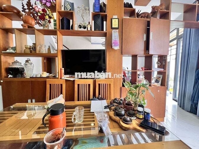 Nhà 3 Tâng HXH sát Tr. Học Đào Sơn Tây Linh Xuan DT60m 4Pn Hoàn Công