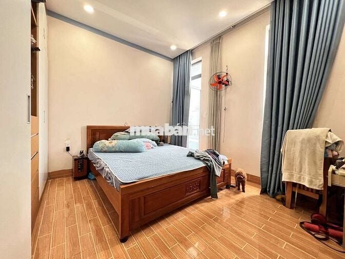 Nhà 3 Tâng HXH sát Tr. Học Đào Sơn Tây Linh Xuan DT60m 4Pn Hoàn Công