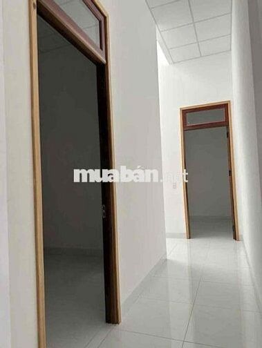 RA GẤP CĂN NHÀ CẤP 4 GIÁ RẺ CÁCH CHỢ HƯNG LONG 900m