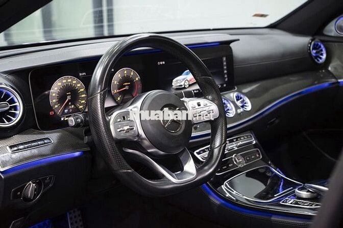 Mercedes Benz E300 AMG 2019 - Đen/Đen