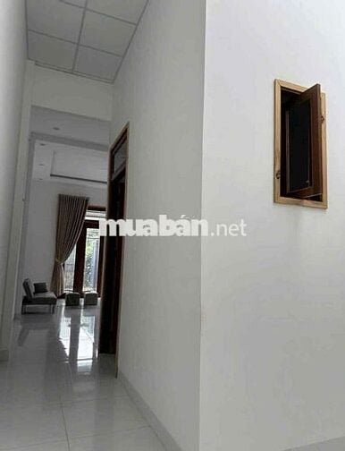 RA GẤP CĂN NHÀ CẤP 4 GIÁ RẺ CÁCH CHỢ HƯNG LONG 900m
