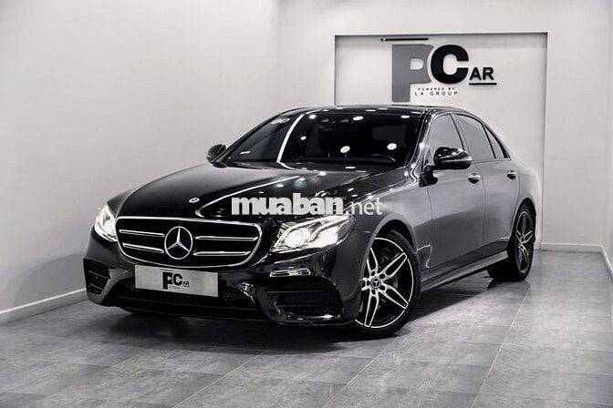 Mercedes Benz E300 AMG 2019 - Đen/Đen