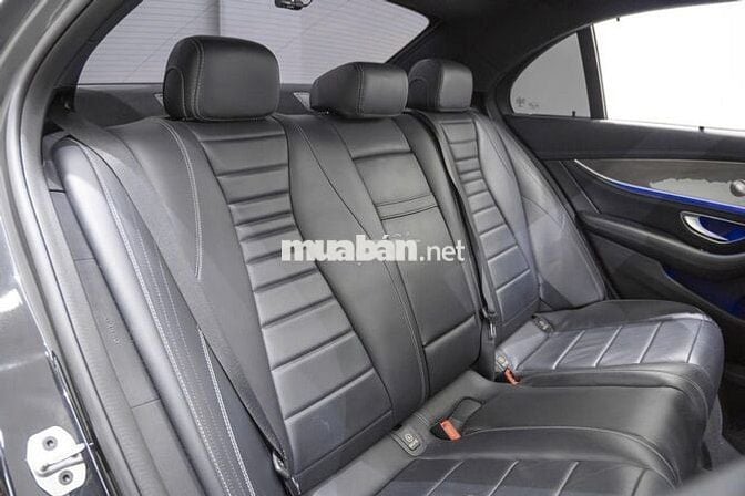 Mercedes Benz E300 AMG 2019 - Đen/Đen