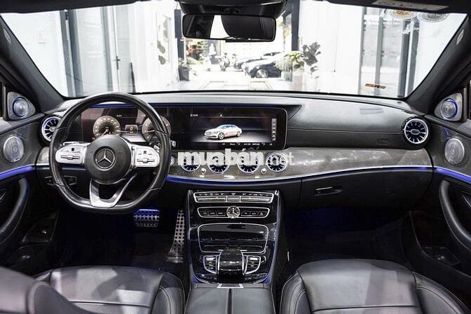 Mercedes Benz E300 AMG 2019 - Đen/Đen