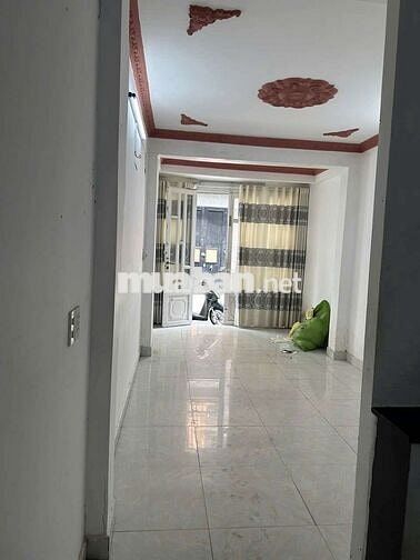 Cho thuê 1 trệt 1 lầu pk pb 3pn 3wc. Hẻm xe hơi thông 1 xẹc