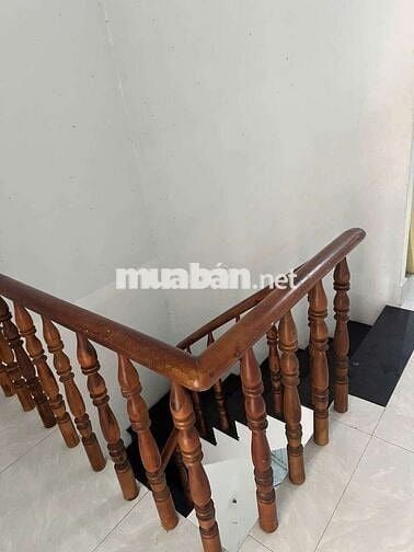 Cho thuê 1 trệt 1 lầu pk pb 3pn 3wc. Hẻm xe hơi thông 1 xẹc