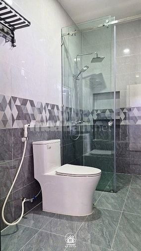Sổ hồng chính chủ, công chứng 1-1 nhà sát Toà án ND Bình Tân giá 950tr