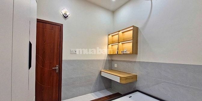 Sổ hồng chính chủ, công chứng 1-1 nhà sát Toà án ND Bình Tân giá 950tr