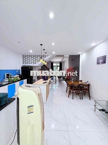 Nhà Mới vị trí đẹp full nôii thất 3 tầng chỉ 900tr