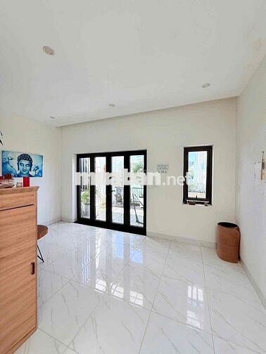 Nhà Mới vị trí đẹp full nôii thất 3 tầng chỉ 900tr