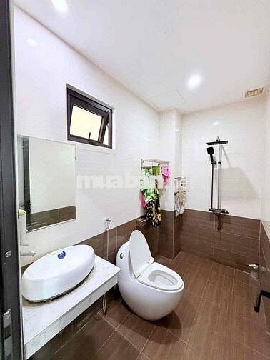 Nhà Mới vị trí đẹp full nôii thất 3 tầng chỉ 900tr