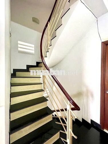 CHO THUÊ NHÀ NGUYÊN CĂN NGAY ĐÈN ĐỎ  Q6 .