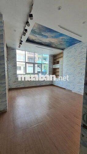 Cho thuê nhà 200 Võ Văn Tần Quận 3 DT 5x15m trệt 4 lầu giá 63 triệu