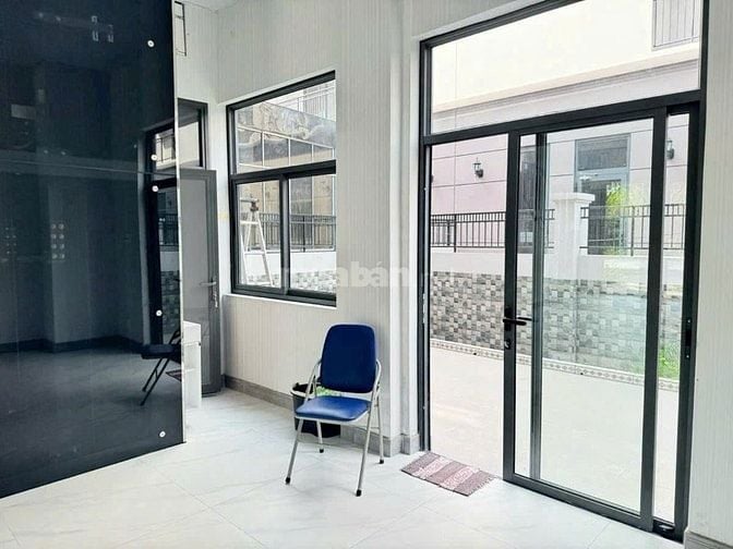 Cần sang nhượng Shophouse, đã hoàn thiện cơ bản, Zeitgeist GS 