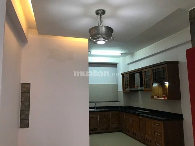 Cho thuê nhà Phan Văn Trị đối diện Emart, hẻm xe tải sau lưng căn MT.