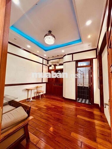 Cho Thuê Nhà DT 200m2 1Trệt 2Lầu 4Pn 4Wc Sân Xe Máy Ngay Ngã Tư Ga