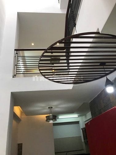 Cho thuê nhà Phan Văn Trị đối diện Emart, hẻm xe tải sau lưng căn MT.