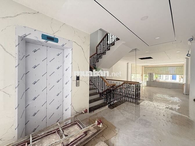 CHO THUÊ NHÀ MỚI XÂY ĐƯỜNG THÍCH QUẢNG ĐỨC KHU HÀ QUANG 2 CÓ THANG MÁY