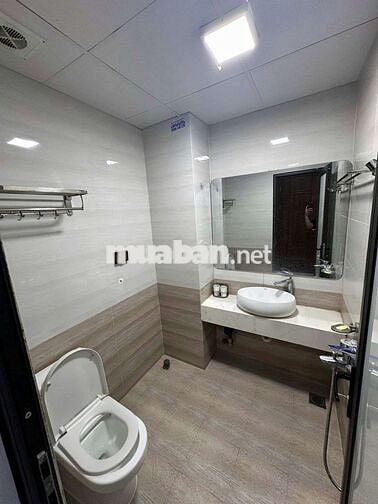 Cho thuê CCMN 25m2 full đồ. Ban công thoáng ô tô đỗ cửa tại Tương Mai