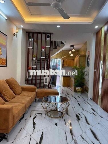 Bán nhà hiếm Hoàng Hoa Thám, ngõ thông, dân xây, đủ NT, 5T, 3PN